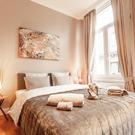 Luxury Suites Palace By Rikas Hotels Antwerp Exterior photo